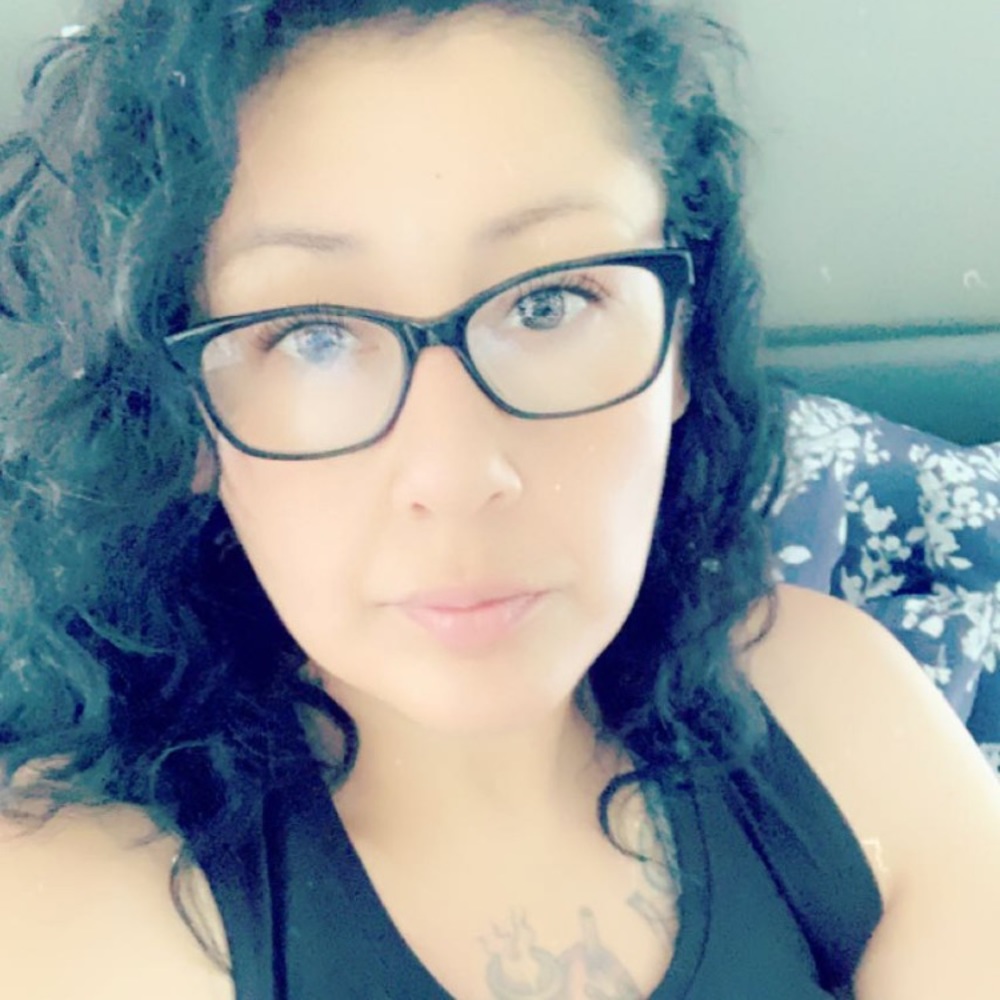 Meet your Posher, Yesenia